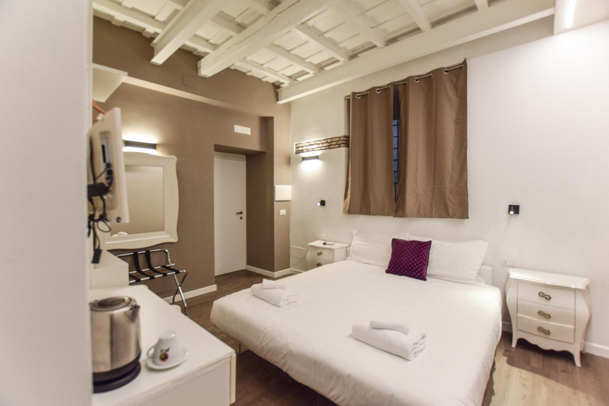 Navona Secret Stay Guest House Рим Экстерьер фото
